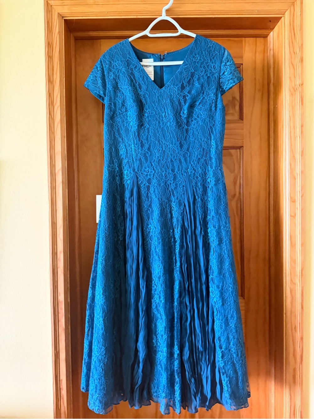 Teal Lace Midi Dress with V-Neck
